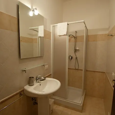 Services Porta Castello 2* روما