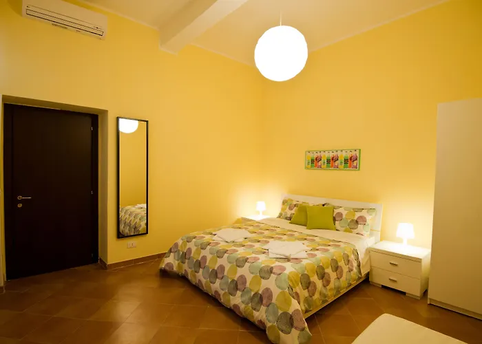 Services Porta Castello Bed and Breakfast 3*
