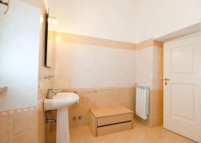 Bed & Breakfast Services Porta Castello 3*