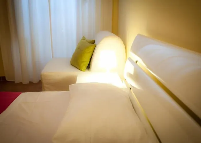 Bed & Breakfast Services Porta Castello Rom