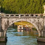 Bed & Breakfast Services Porta Castello 3*